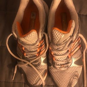 Men’s running shoes